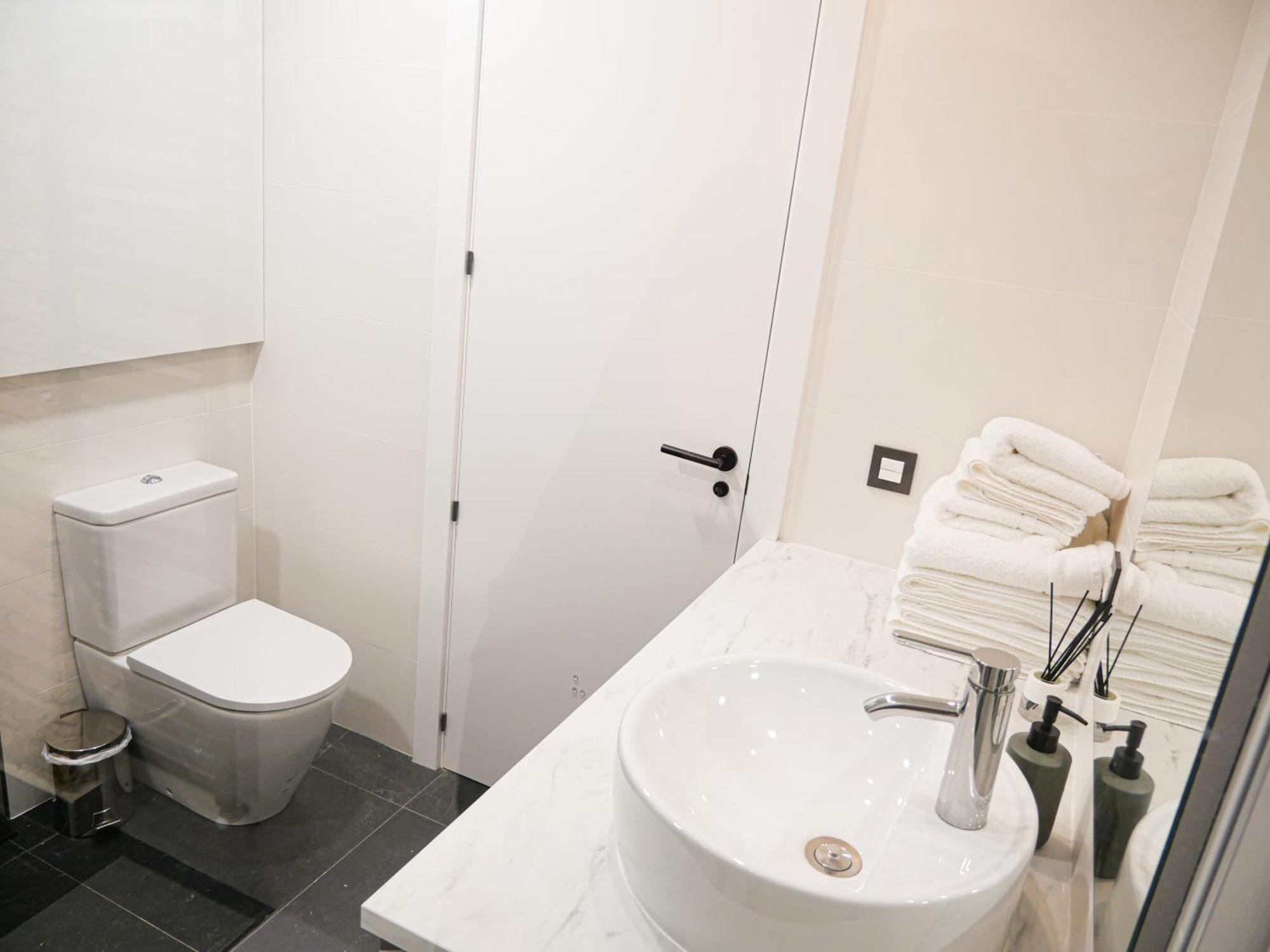 Espacioso Apartamento En El Centro De Pamplona Esterno foto