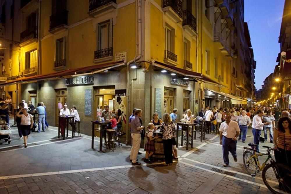 Espacioso Apartamento En El Centro De Pamplona Esterno foto