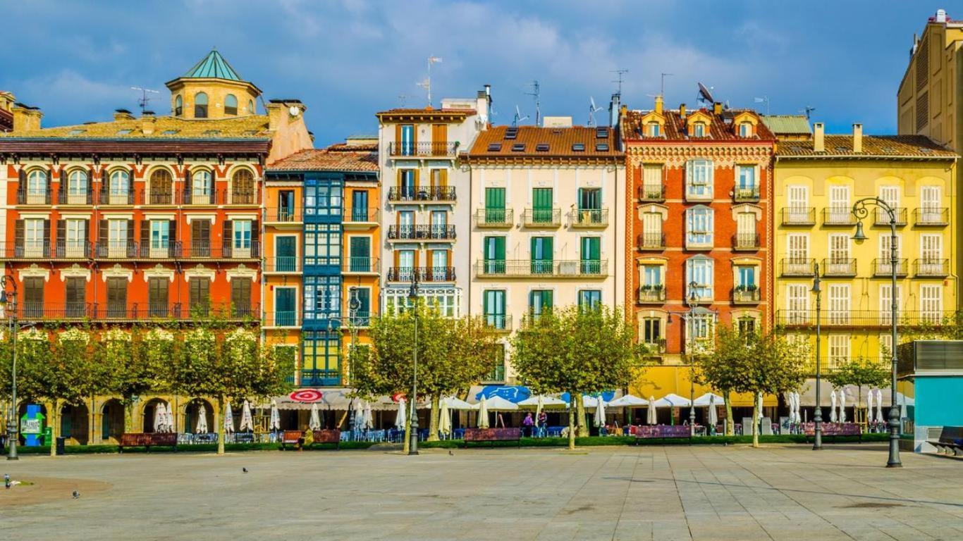Espacioso Apartamento En El Centro De Pamplona Esterno foto
